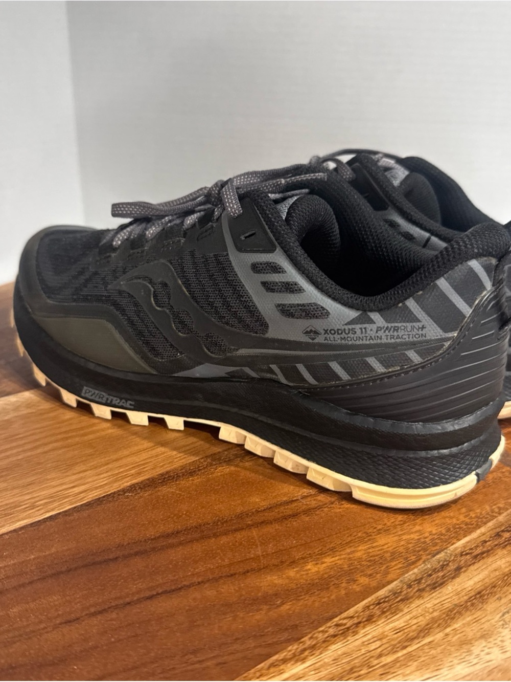 Saucony Xodus 11 Women’s Running Shoes Gray Black Trail Hiking Sneakers Size 8 - Picture 8 of 16